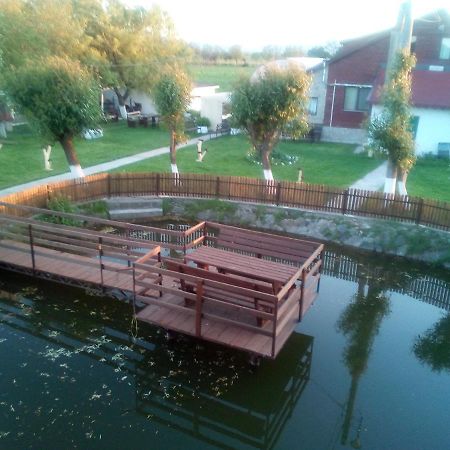 Pensiunea ,,La Struti" Târgu Neamț Buitenkant foto